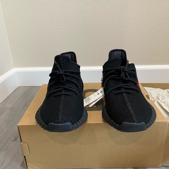 Yeezy Boost 350 V2 ‘Bred’ - Picture 6 of 6